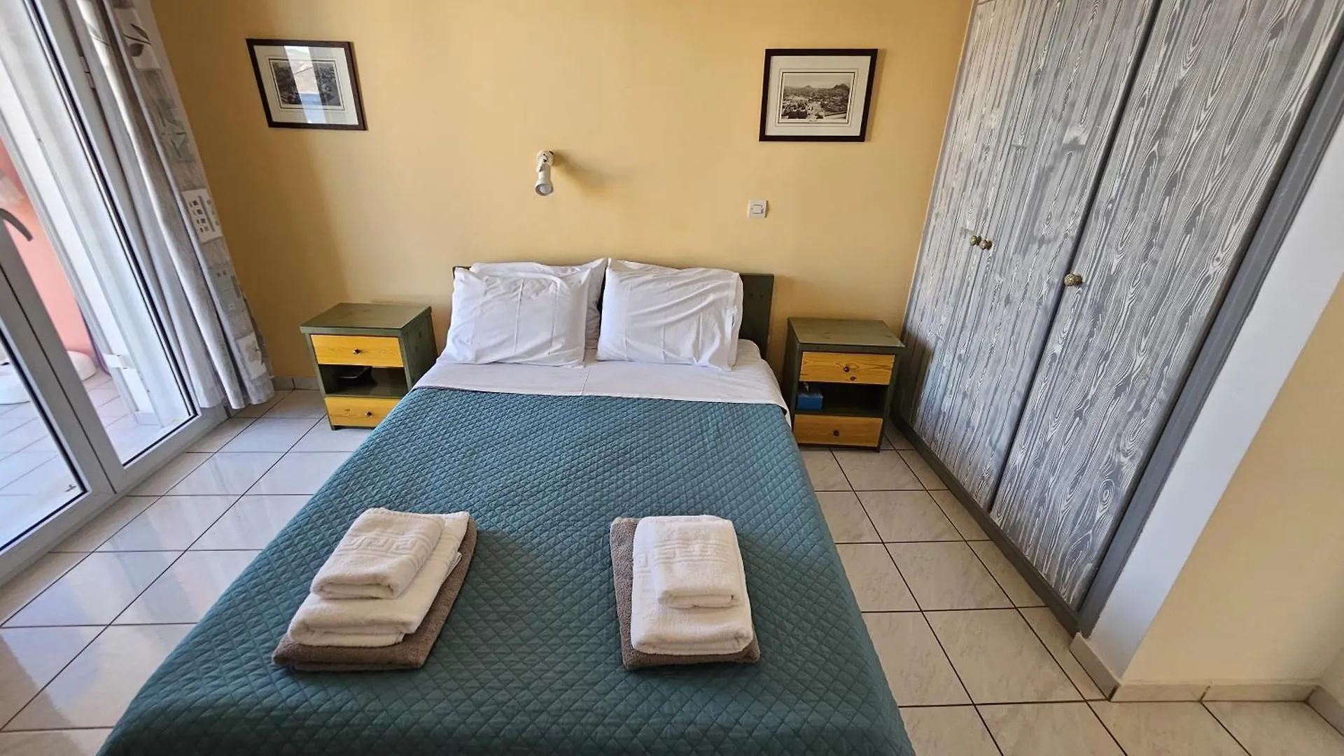 Mema'S Apartment Αγία Ευφημία