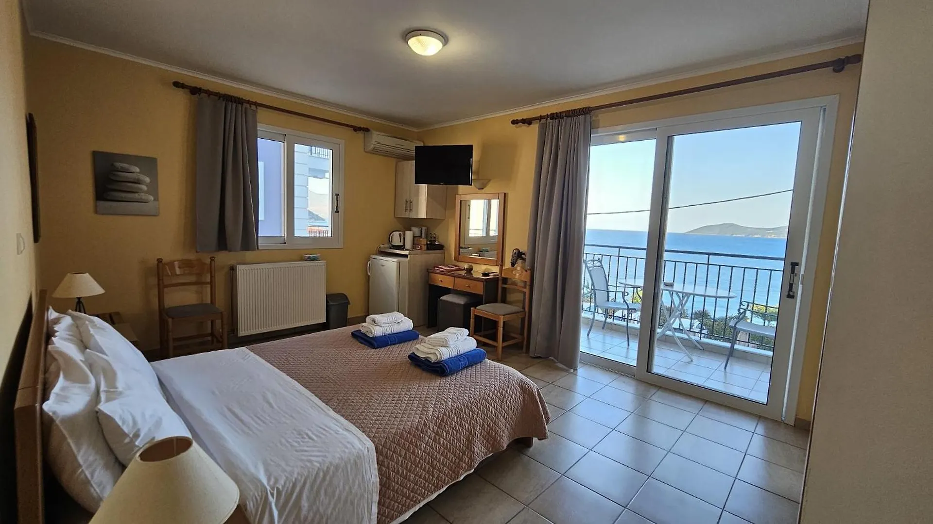 Mema'S Apartment Agia Efimia
