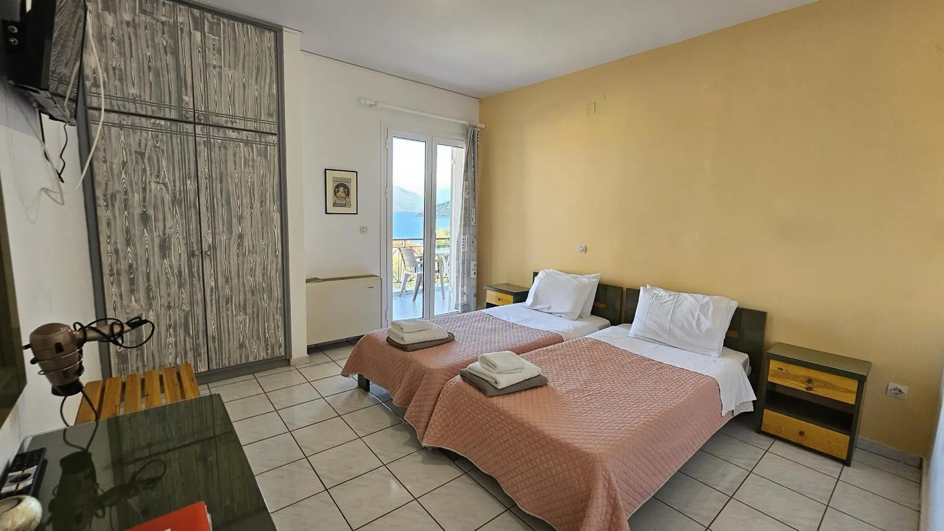 Mema'S Apartment Αγία Ευφημία